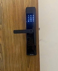 Lắp khoá saiyan G5 tại chung cư Ecogreen 3
